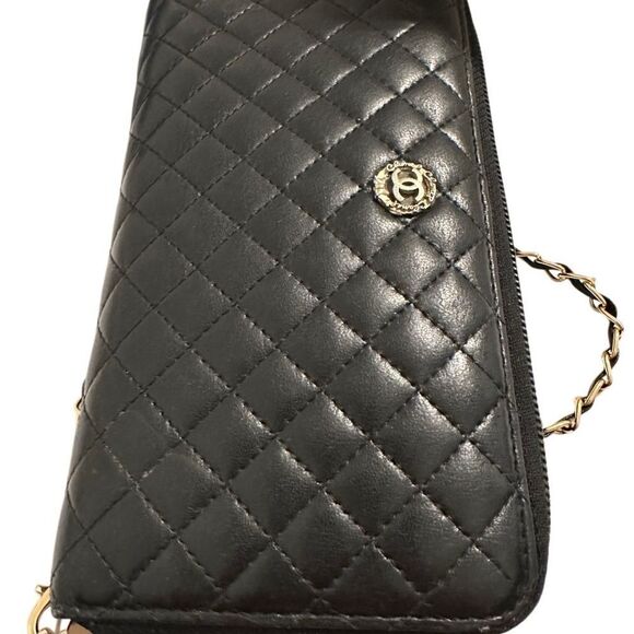 CHANEL Black Quilted Wallet with Gold Accent - Picture 9 of 14